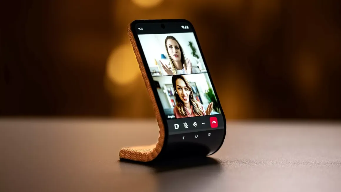 Motorola Flexible Display Bracelet Phone Concept