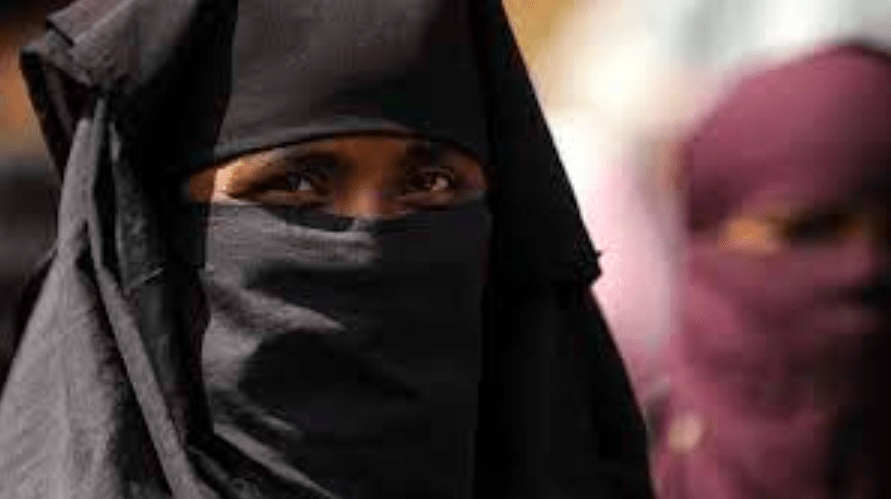 muslim-woman-steals-new-born-from-hospital-in-madhya-pradesh-sagar-and-changed-name-to-fatima सागर में ढाई माह की शिशु का धर्मांतरण किया गया। - सांकेतिक तस्‍वीर। satyamanch